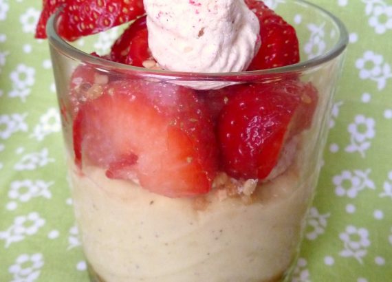 Dessert aux fraises