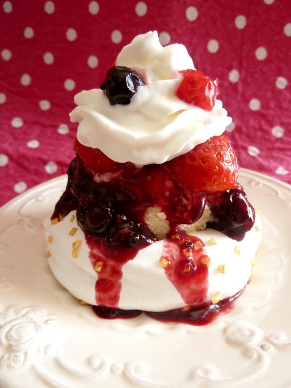 Pavlova glace vanille et fruits rouges